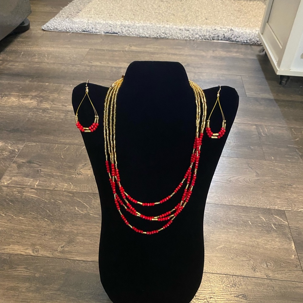 Charming Charlie Statement Necklace and Earring Set‎